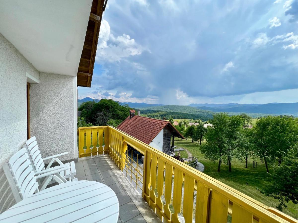 Guest House Domacija Krnc Hrib pri Hinjah Buitenkant foto